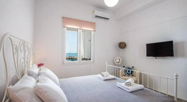 Amazing Seafront Suite, Забронировать Отель Отели East Crete с парковкой, Парковка