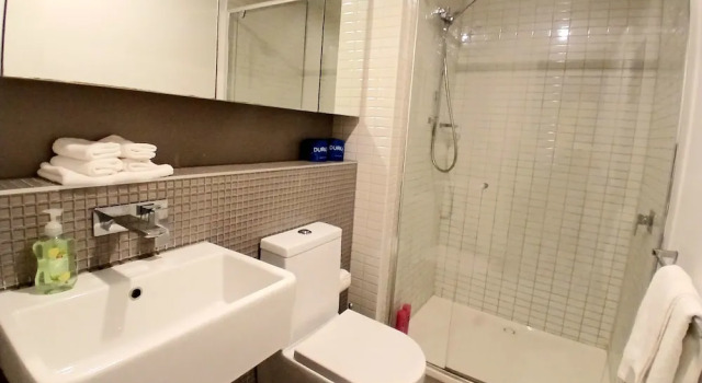 Апартаменты Premier с 2 комнатами с видом на город ReadySet Apartments on Rose Lane