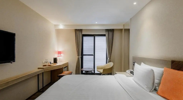 Номер Executive Lan Kwai Fong Garden Hotel