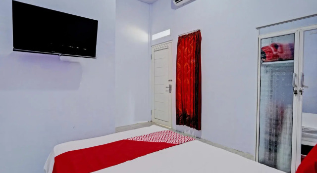 Camera Standard OYO 92817 Niza Guesthouse Syariah