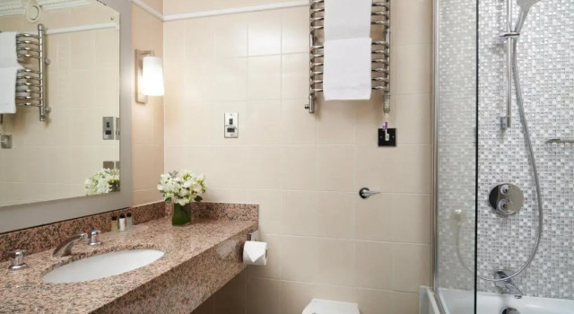 Четырёхместный семейный номер Standard Mottram Hall