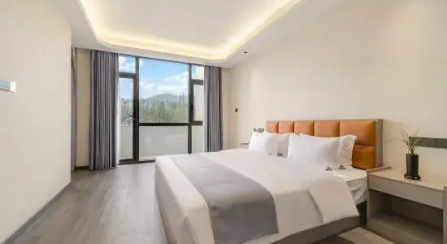 Люкс с балконом Jinyun Songliu Zhoupan Homestay (Xiandu Scenic Area)