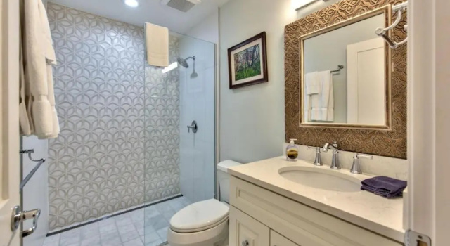 Коттедж Rovigo Vacation Rental: Spacious Retreat with Panoramic Lake Views in Kings Lake. 4-BR, 4-Bathroom Home with Private Pool, just 3.4 Miles from the Vibrant Fifth Avenue South and Naples Attractions