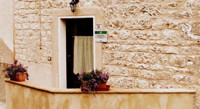 Casa Vacanze L'arco di Fondarca n.16, Rezervovat Hotel Cagli 