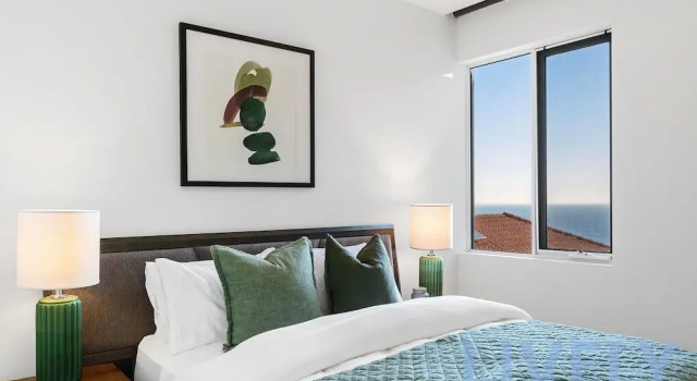 Hillside Luxe With Spa Bay Views, Book Resort Resort Hotels in Melbourne Region, Resort