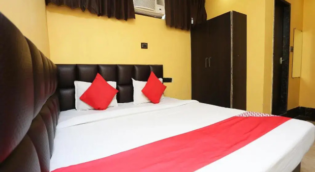Hotel Shri Abhinandan By OYO Rooms
