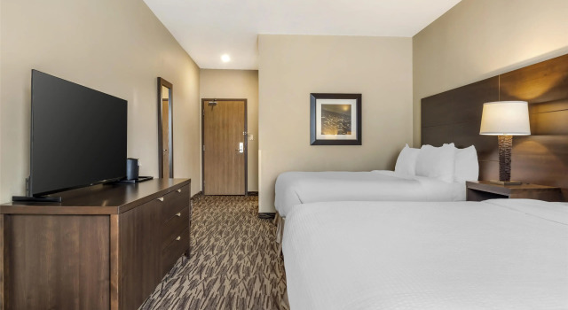 Четырёхместный номер Standard Best Western Plus Bridgewater Hotel & Convention Centre