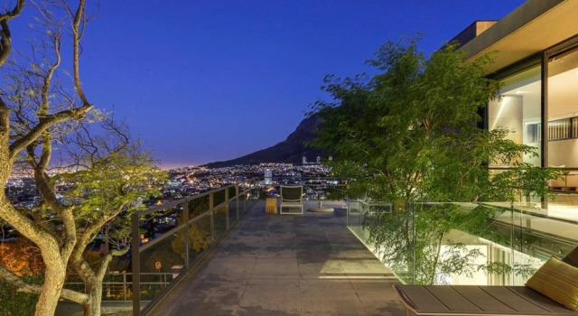 Modern Villa With Rooftop Deck Table Mountain Views Hildene Haven, Забронировать Вилла Коттеджи Кейптауна, рядом с Гора Сигнал-Хилл, Коттедж
