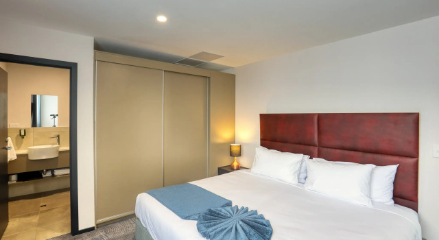 Люкс с 2 комнатами Marsden Suites Albany