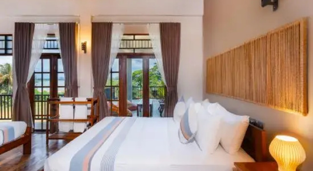 Семейный номер Standard с видом на озеро Serene Park Hotel By Ark