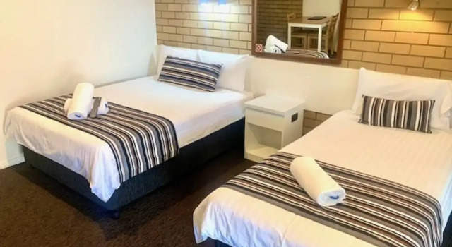 Четырёхместный номер Standard Albury City Motel