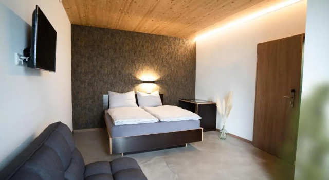 Трёхместный номер Standard Motel Q