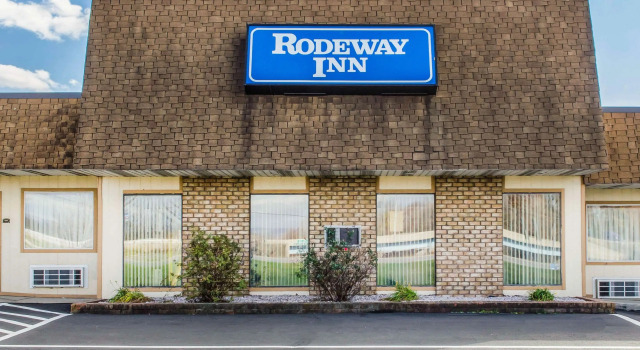 Rodeway Inn Shippensburg I-81, Book Hotel Hoteller i Shippensburg med parkering, Parkering