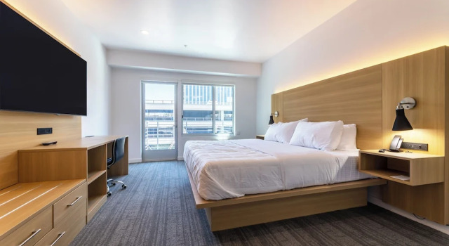 Двухместный номер Standard с балконом Hotel Mai Downtown Long Beach