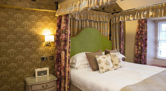 Queens Head Inn & Restaurant, Забронировать Отель Хоуксхед Western Lake District