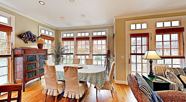 Charming & Spacious , 200 Steps From The Sand 3 Bedroom Condo