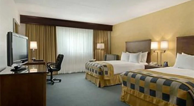 Номер Deluxe Hilton Cincinnati Airport