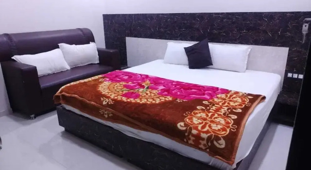 Hotel Harika Grand Lodge, Rezerwuj Hotel Hotele w Andhra Pradesh z parkingiem, Parking