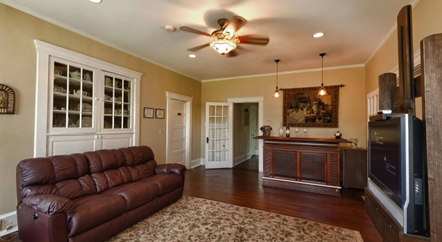 Steeles Tavern Manor Bed and Breakfast, Забронировать Отель «постель и завтрак» Стилс-Таверн Виргиния