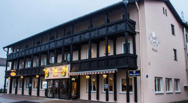 Hotel Park Cafe Reichl, Varaa Hotelli Bad Abbach Lower Bavaria