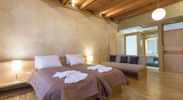 Номер Deluxe Polixenys Suites