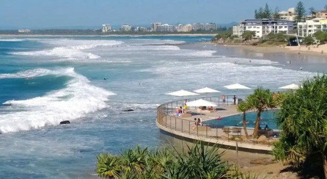 Family, Romance, Fun on Kings Beach, Book Hotel Shelly Beach Queensland
