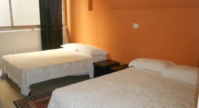Sofia Hostel 2, Забронировать Хостел Хостелы Милана, рядом с Каяццо, Хостел