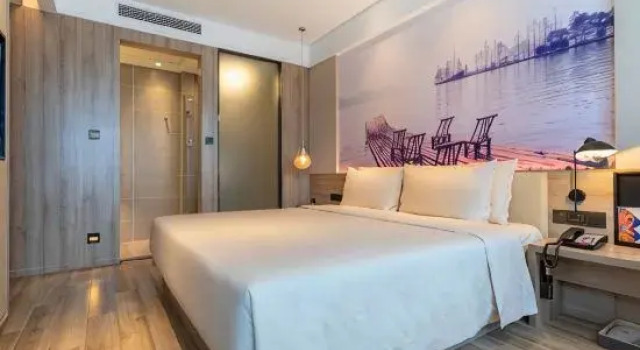 Люкс Superior Atour Hotel Wuhan East Railway Station Optics Valley High-tech