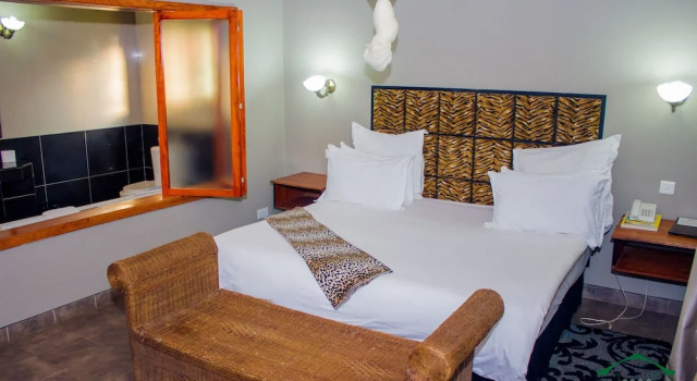Четырёхместный семейный люкс Chrismar Hotel Livingstone