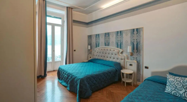 Трёхместный номер с видом на озеро Hotel Excelsior Splendide