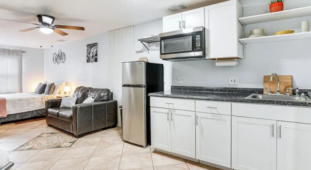 Screened Porch: Tampa Studio 4 Mi to Busch Gardens, Rezerwuj Hotel Hotele w Tampa z parkingiem, Parking