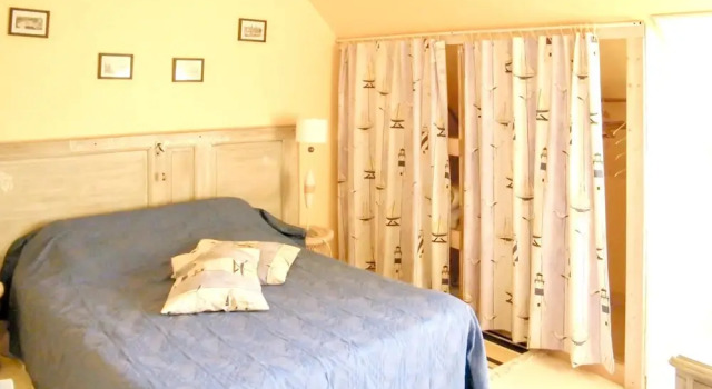 Apartment With 2 Bedrooms in Pontrieux, With Wonderful sea View, Enclo, Varaa Huoneisto Hotellit Côtes-d'Armor pysäköinnillä, Pysäköinti