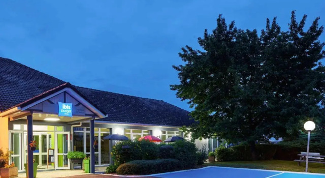 Трёхместный номер Standard Ibis Budget Versailles Coignieres
