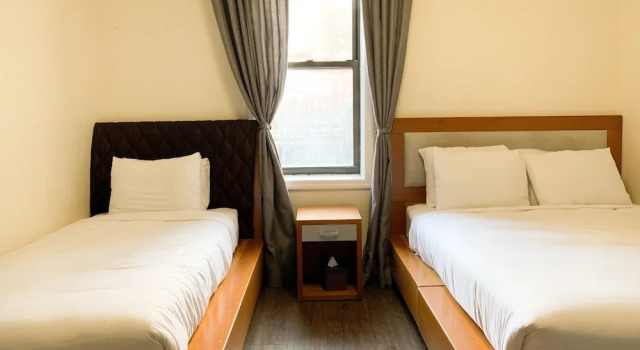 Трёхместный номер Standard c 1 комнатой Midtown West Hotel