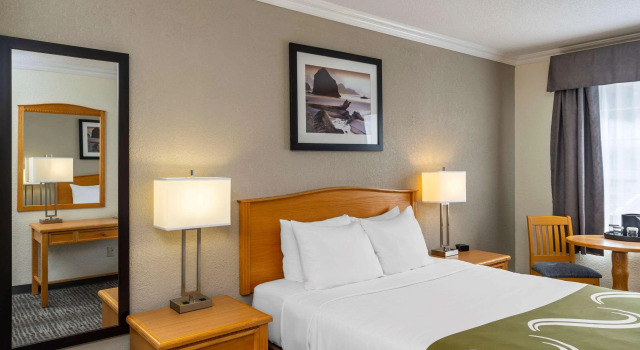 Quality Inn Downtown Inner Harbour, Забронировать Отель Бизнес-отели Виктории, рядом с Отель Fairmont Empress, 4* 5*