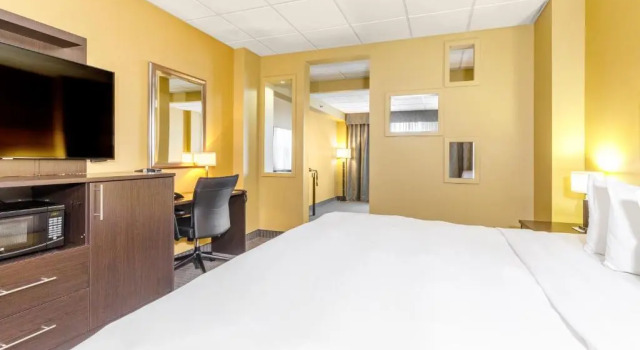 Полулюкс Quality Inn & Suites