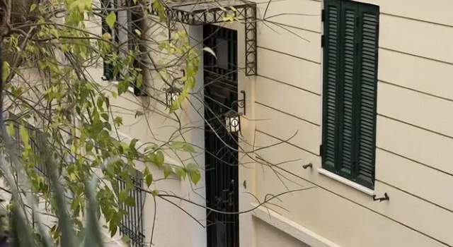 Vintage Apartment next to Acropolis Museum