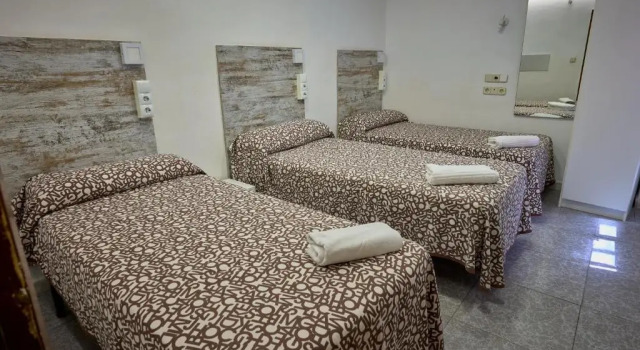 Трёхместный номер Hostal Las Vegas