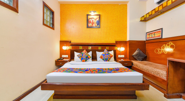 Номер Premium Fabhotel Royal Residency