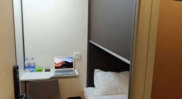 Кровать в общем номере Wetel Hotel (Nanjing Confucius Temple Xinjiekou store)