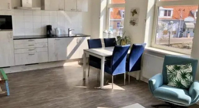 Appartementen aan zee Willibrordusplein 28, Book Hotel Zoutelande 