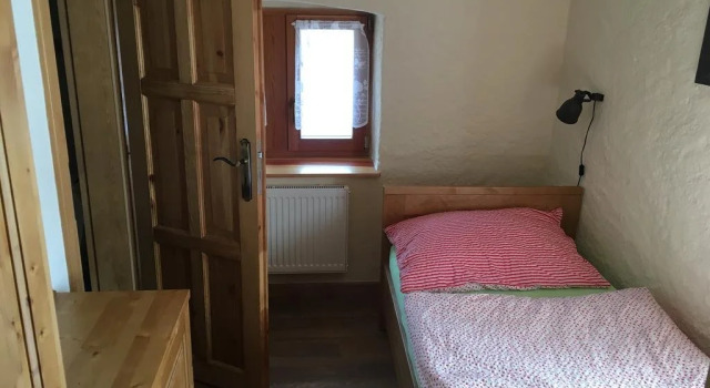 Královický Dvůr, Rezerwuj Hotel Hotele w Central Bohemia z parkingiem, Parking
