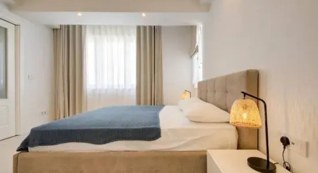 Апартаменты Luxury Penthouse With Private Pool and sea Views, Sleeps 6