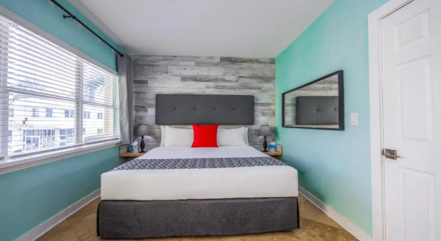 Люкс Superior Suites on South Beach