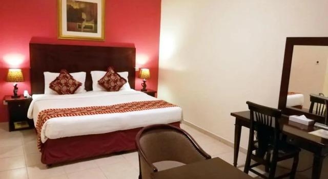 Люкс Icon Hotel Apartments