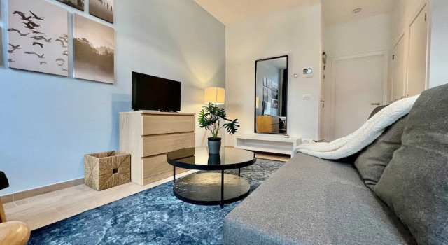 Luxury Dlx 1BR Near Fashion District by Oneluxstay, Забронировать Отель Антверпен провинция Антверпен, рядом с Royal Palace Antwerp