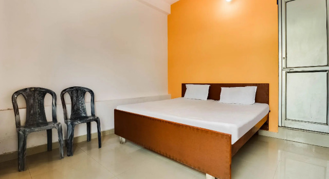 SPOT ON 43885 Hotel Laxmi Narayan