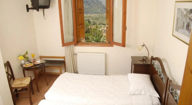 Habitación Económica Xenonas Chrisso