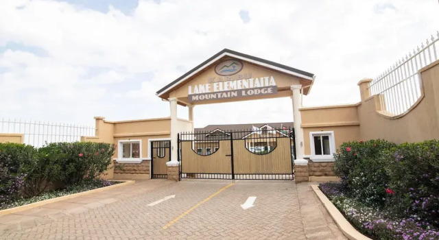 Lake Elementaita Mountain Lodge