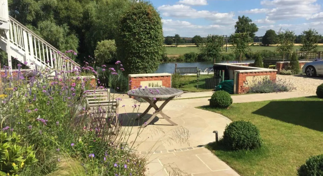 Thames Edge Rooms